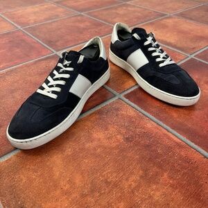 Junk De Luxe Black Lace-Up Low Top Sneakers Size USA 10 UK 9.5